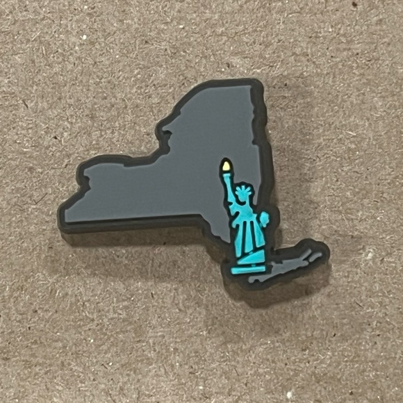 3/$10 Statue of Liberty 🗽 America - Picture 1 of 2